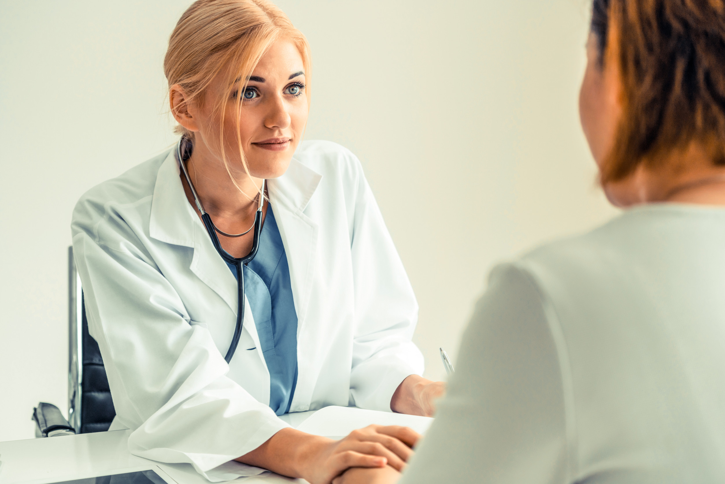 Ambiente acolhedor em consultórios médicos: como transformar espaços clínicos para melhorar a experiência do paciente
