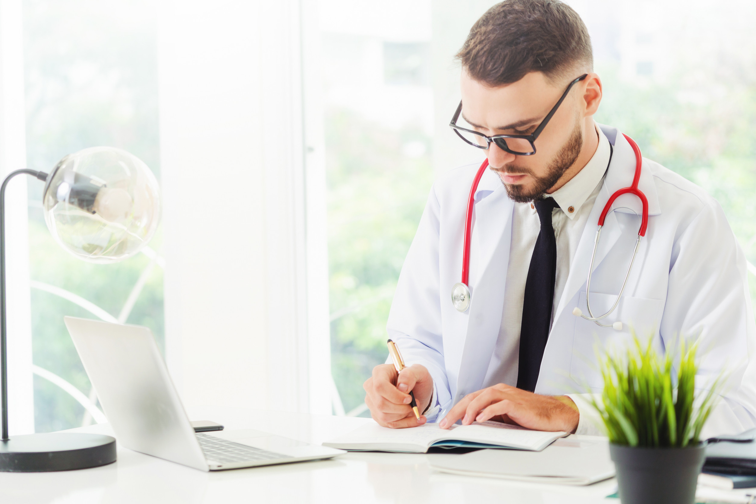 Abertura de filiais de sua clínica médica: guia completo para expandir com segurança em 2025