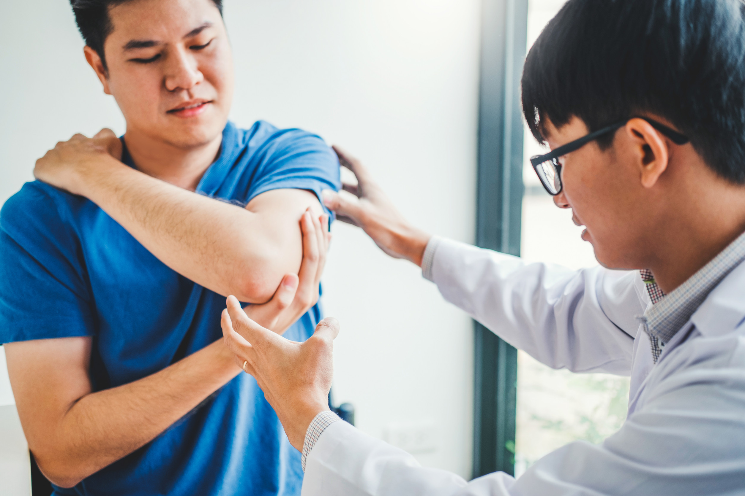 Materiais descartáveis na clínica médica: guia completo para segurança e economia em 2025