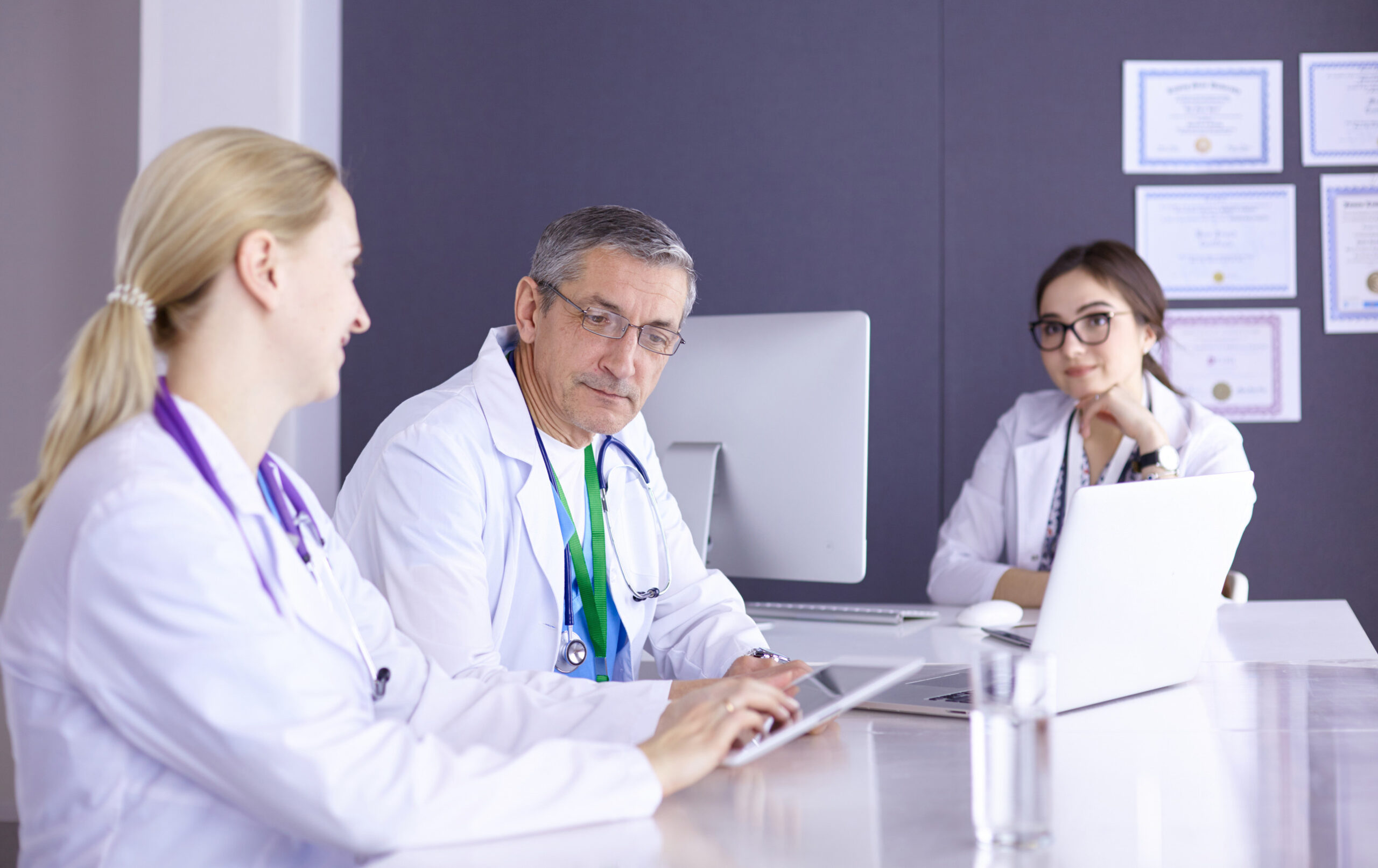 Análise de dados da clínica médica: Como aumentar a eficiência e reduzir custos operacionais em 2025