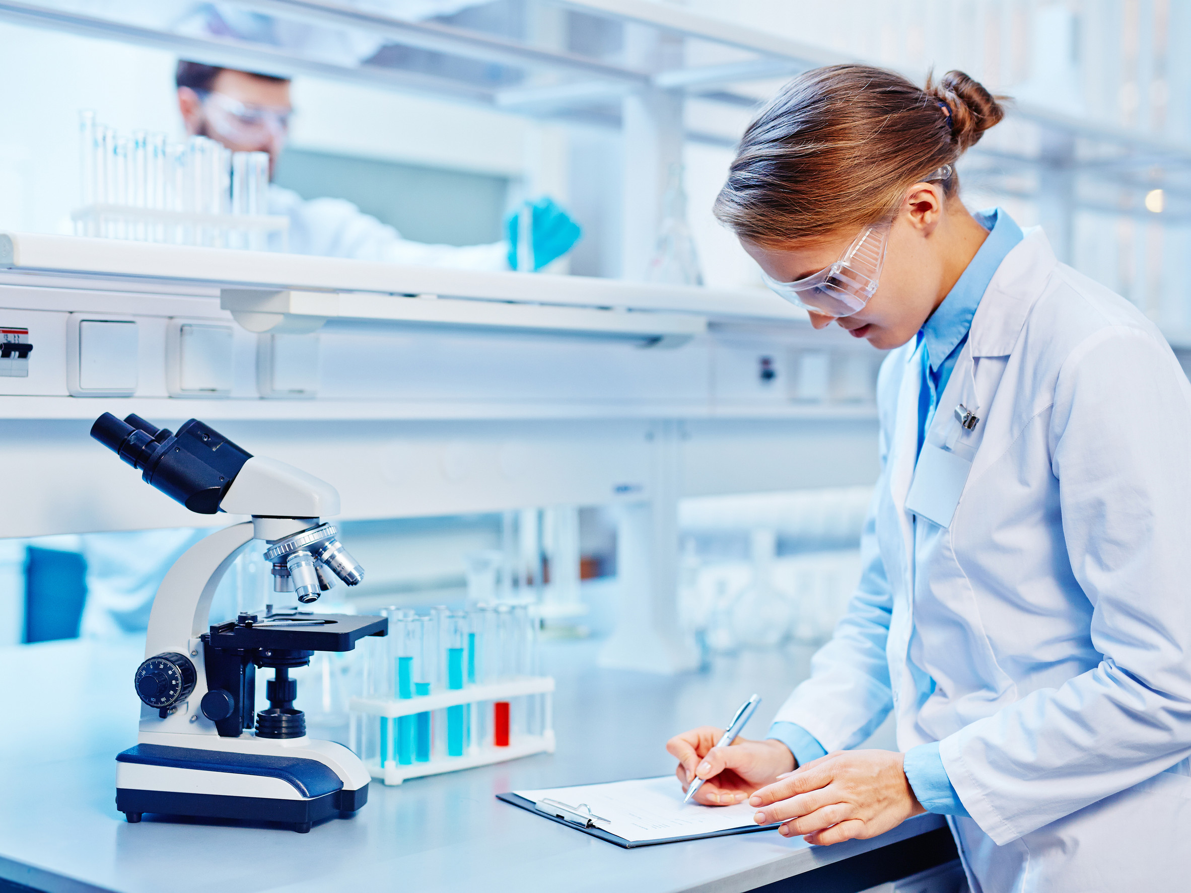 Logística de insumos na clínica médica: como otimizar processos para reduzir custos e aumentar eficiência