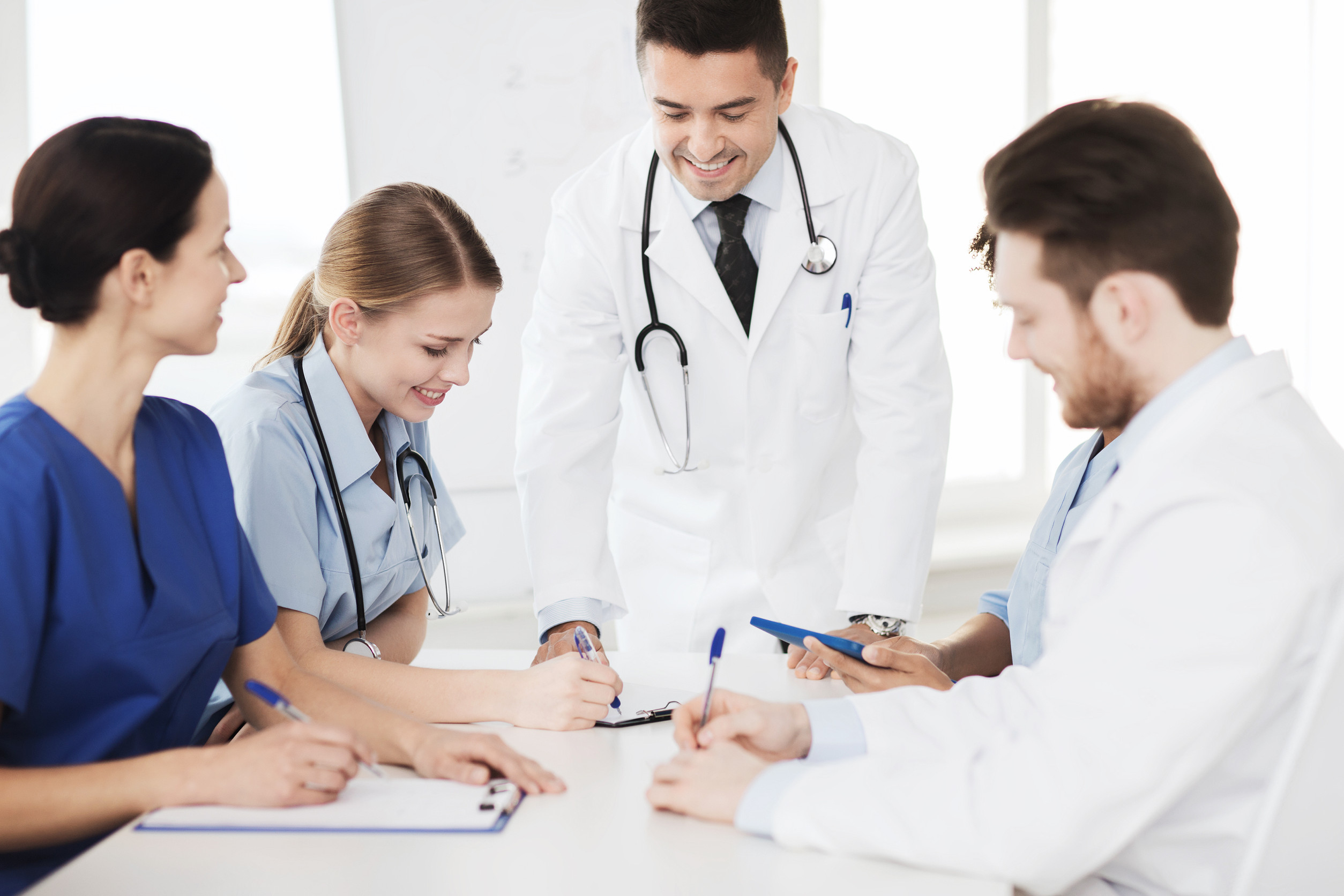 Equipe, Liderança e Recursos Humanos: Guia Completo para Consultórios e Clínicas Médicas