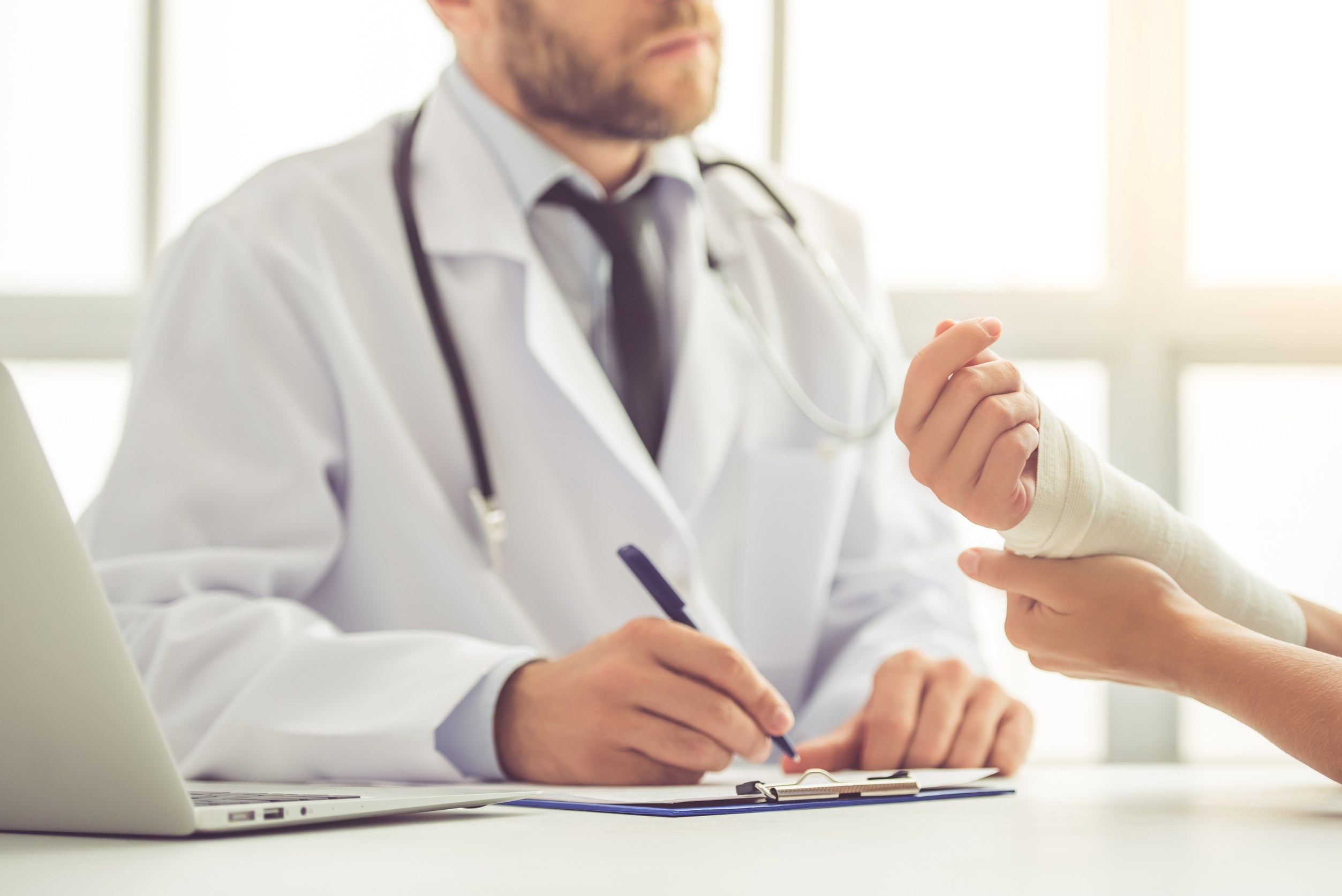 Segurança de dados no consultório médico: 5 práticas essenciais para proteger informações dos pacientes
