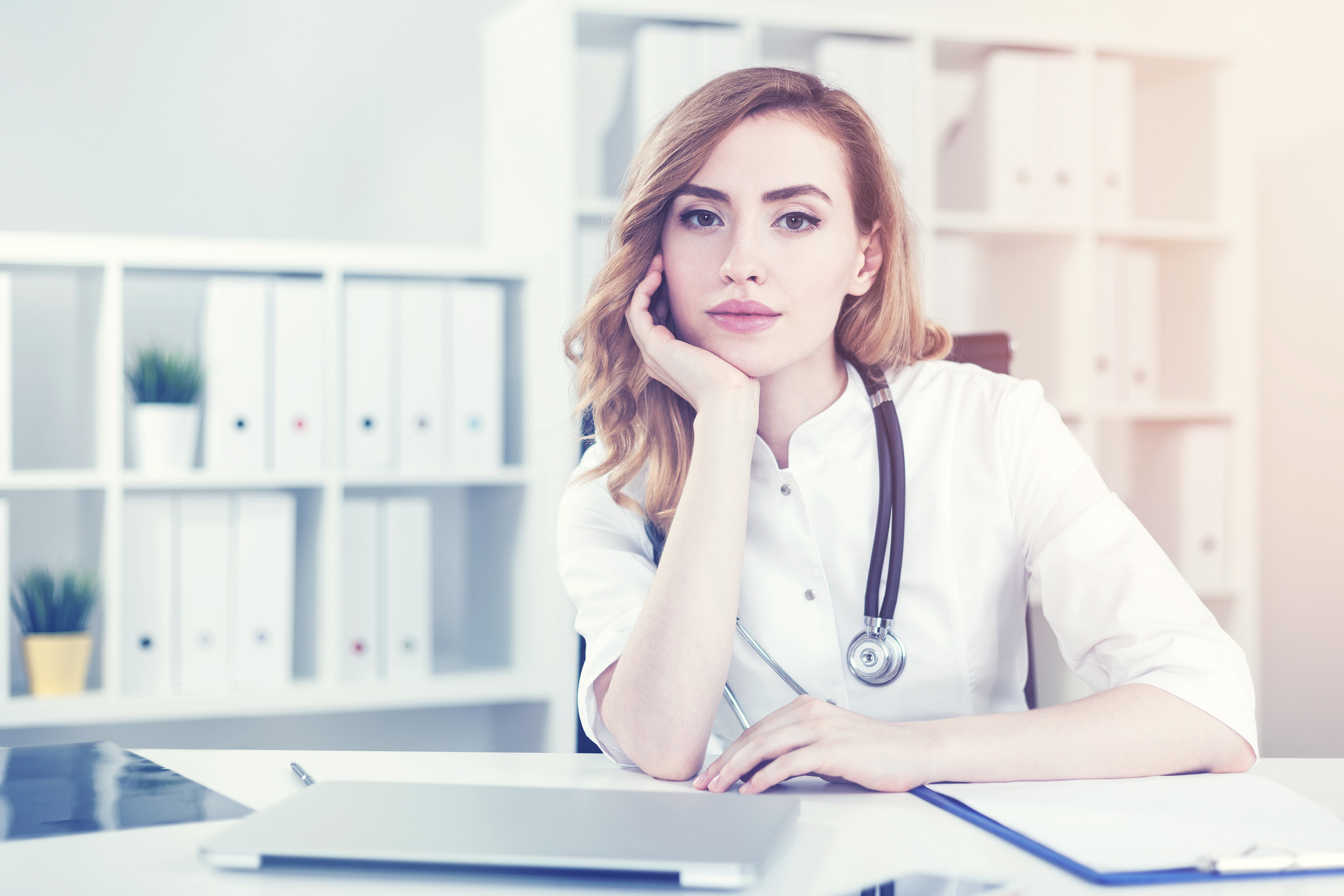 Motivação e engajamento da equipe no consultório médico: 7 estratégias comprovadas para aumentar a produtividade