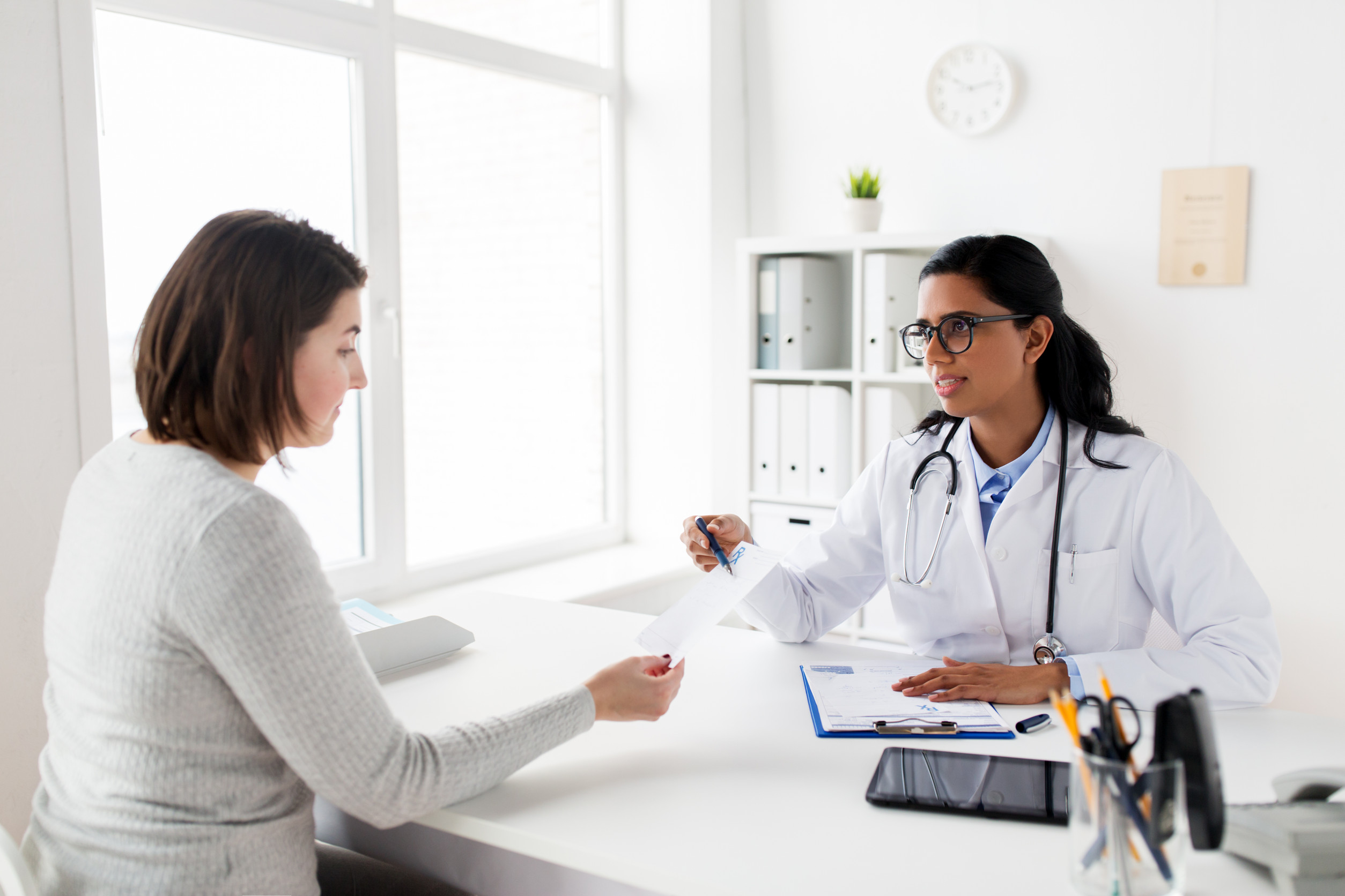 Checklists operacionais para consultório médico: 7 modelos essenciais para otimizar sua gestão diária