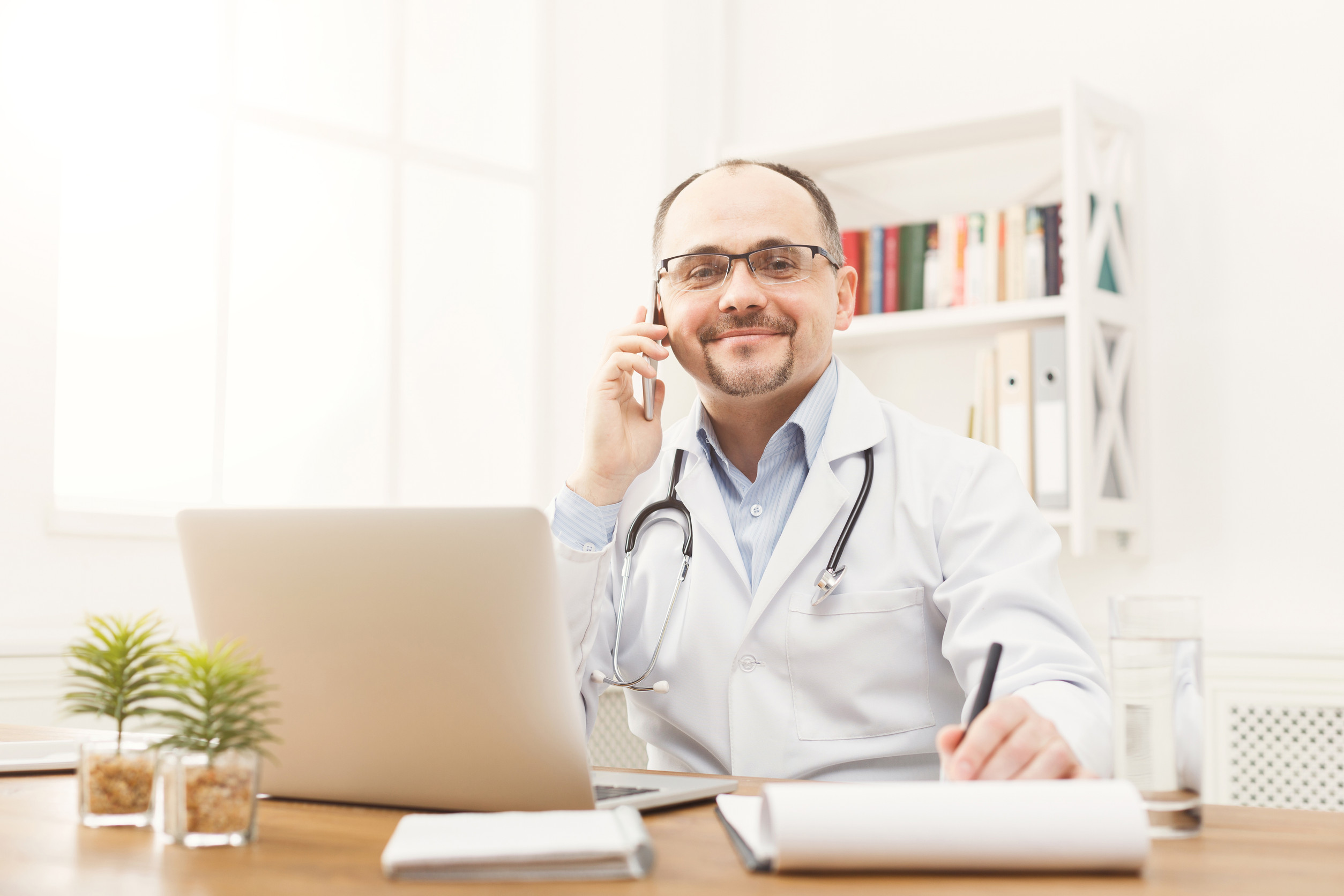 Cooperação multidisciplinar no consultório médico: como melhorar o atendimento e os resultados para pacientes