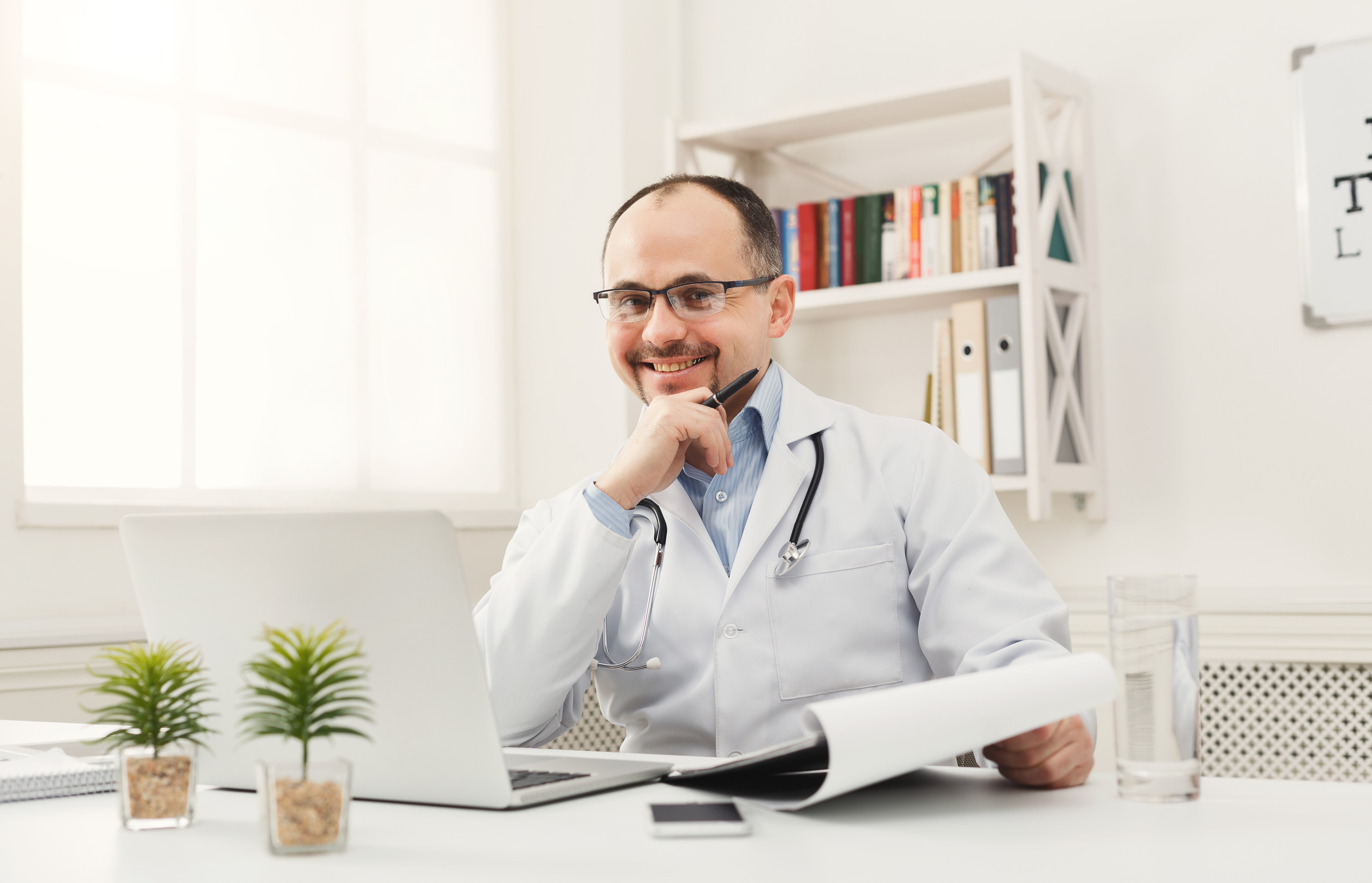 Estratégias de Crescimento e Expansão para o Consultório Médico: Guia Completo para Aumentar sua Rede de Pacientes em 2025